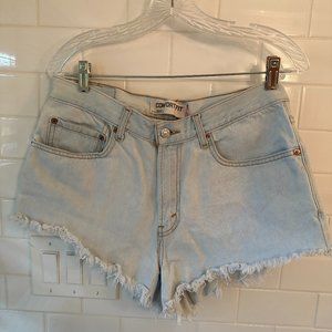 Urban Outfitters Remade Levi’s Basic Denim Jean Short Large